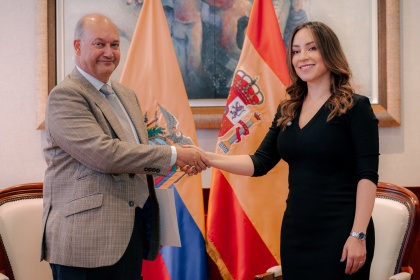 Embajador de España fortalece el diálogo institucional con la Presidenta de la Asamblea Nacional