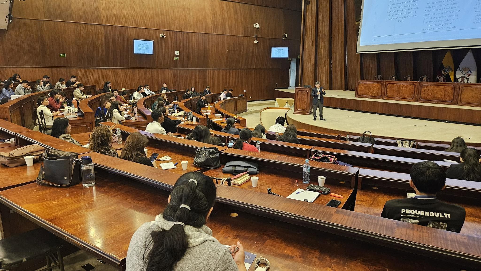 UTPL y Asamblea Nacional impulsan el Bootcamp Legislativo Ecuador 2026
