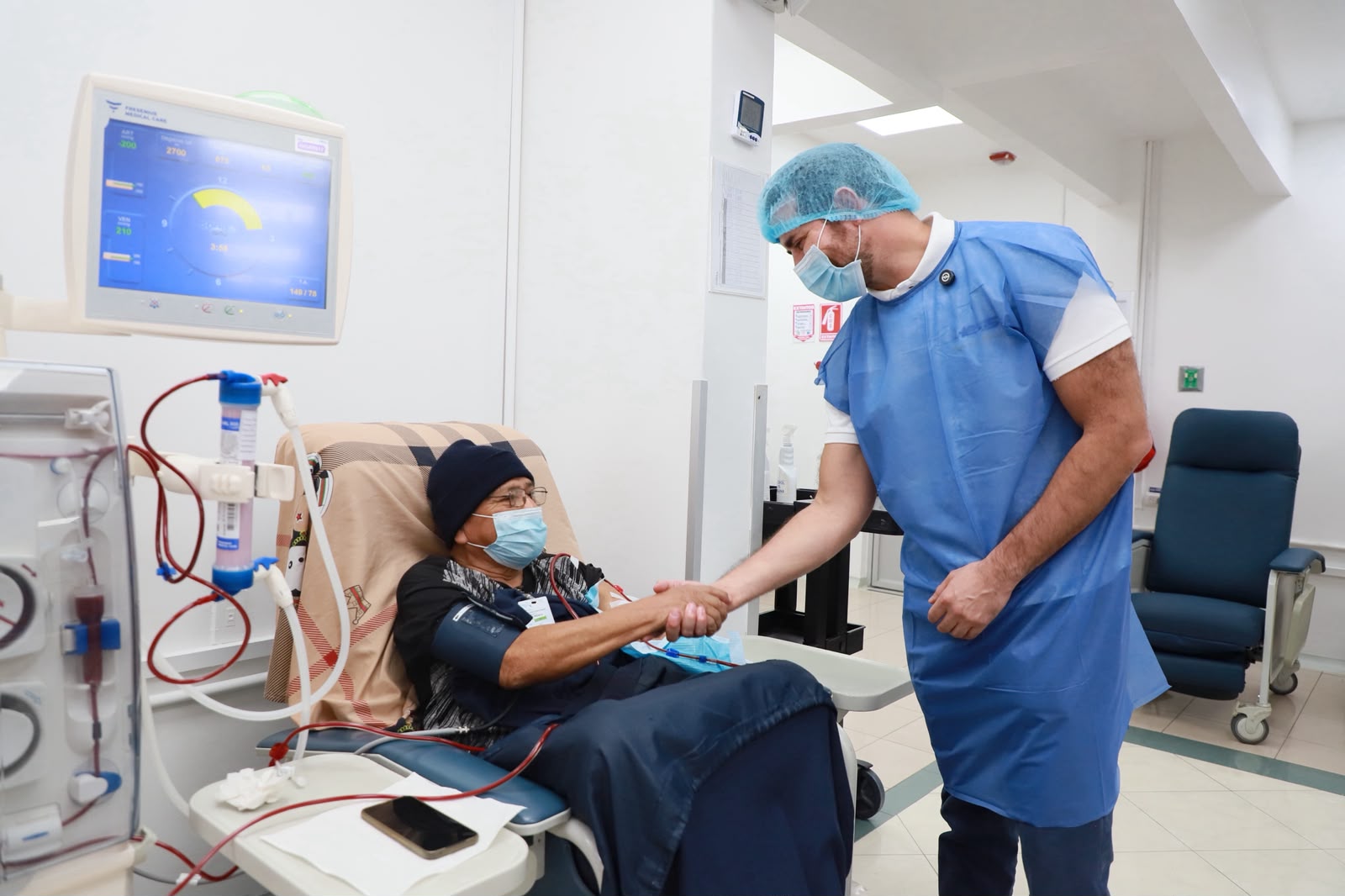 Gobierno del Presidente Daniel Noboa, a través del IESS, cumple con el pago a dializadoras y garantiza atención a pacientes renales