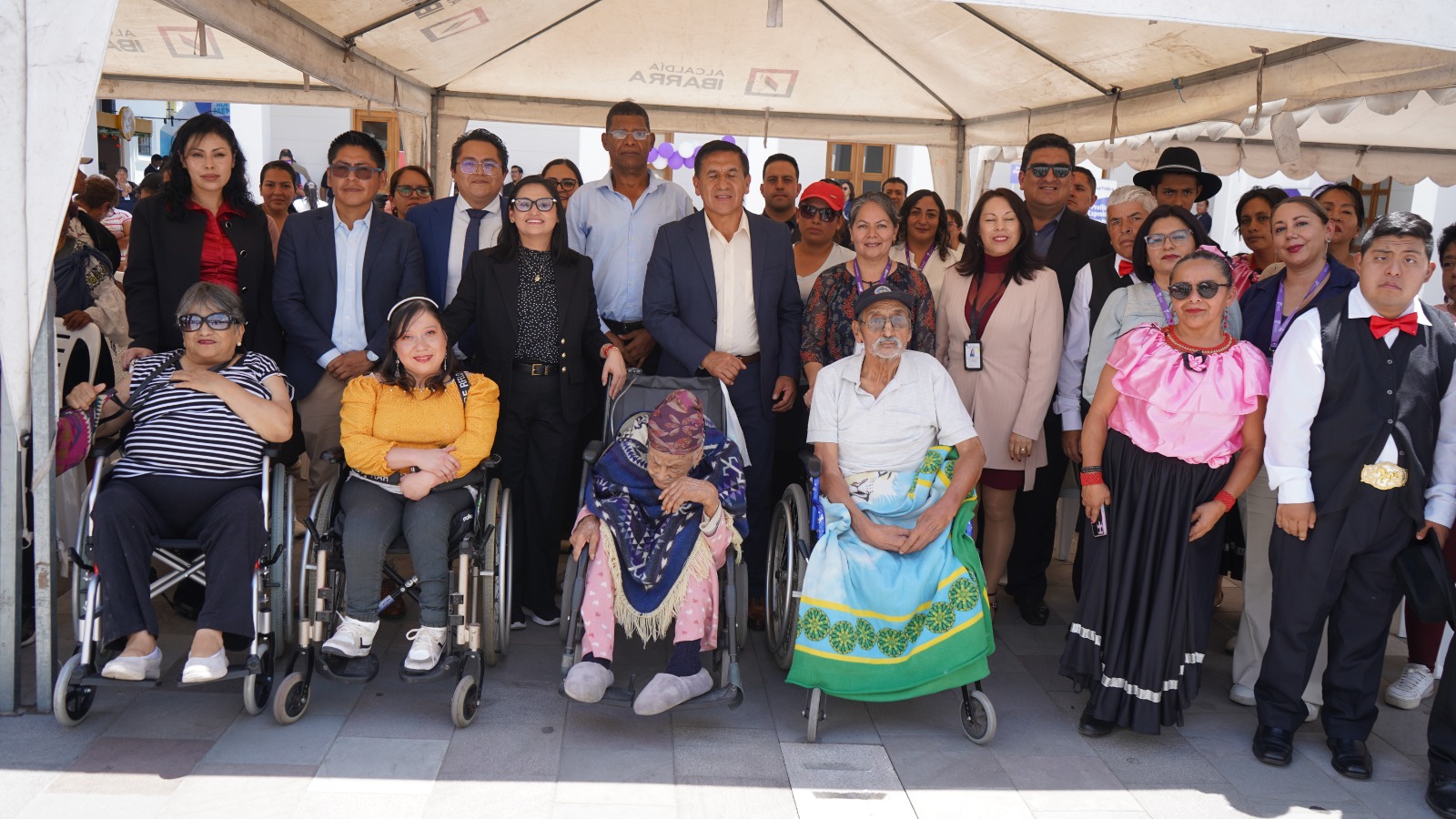 Gobierno de Daniel Noboa fortalece atención a personas con discapacidad en Imbabura con la entrega de 40 ayudas técnicas